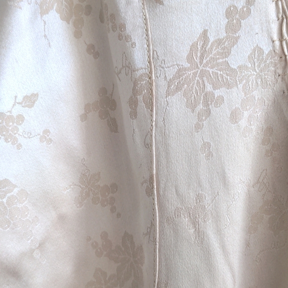 Vintage 1930s/1940s 100% silk robe gown made in Hong Kong - Picture 7 of 10